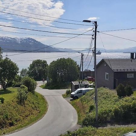 Aurora Rooms In Shared Apartment Nr2 We Are Doing Privet Northen Lights Trips, Reindeer Trip And Fjord Sommaroy Trip Tromso Exterior photo
